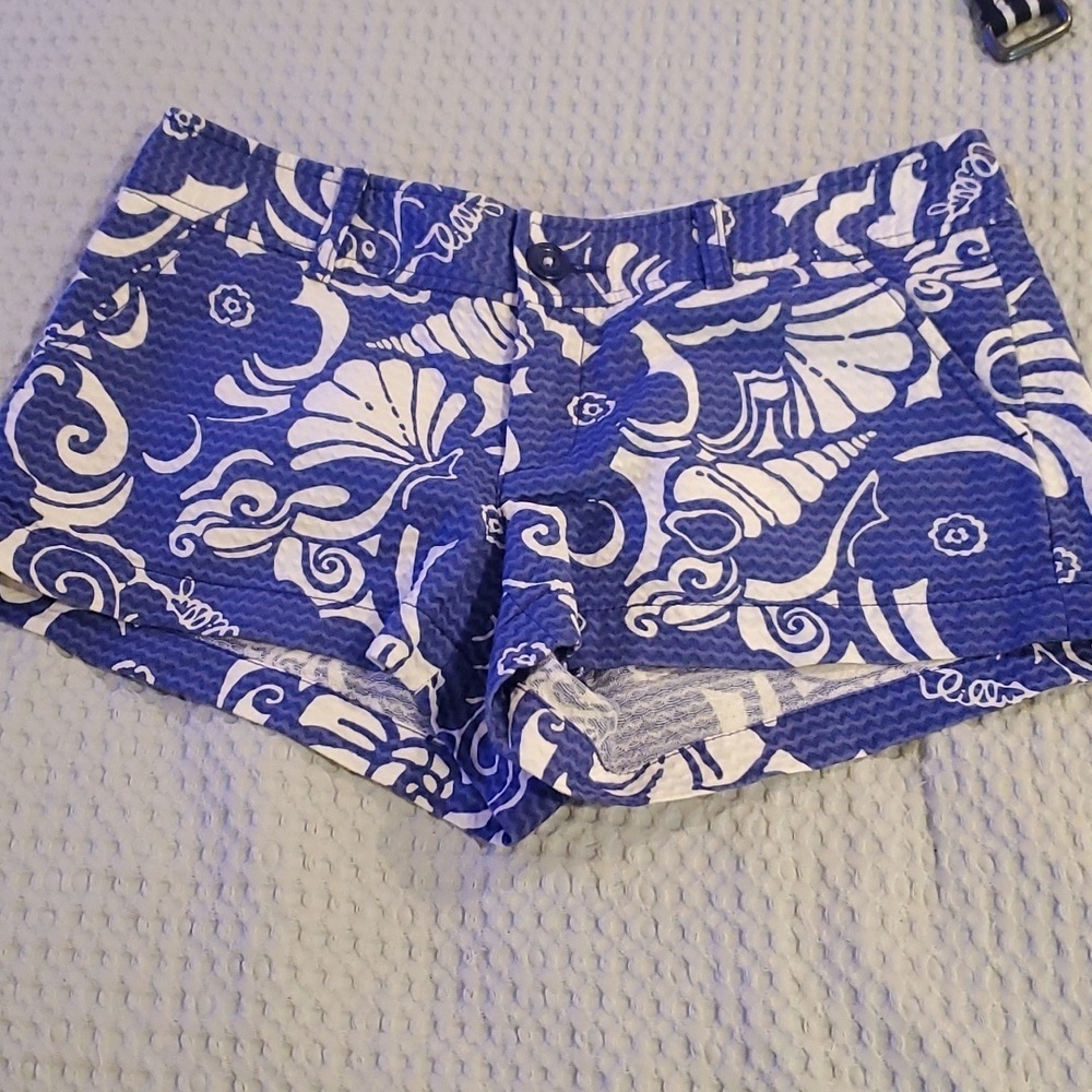 Lilly Pulitzer Blue Shell Print Walsh Shorts sz 4 (#25)